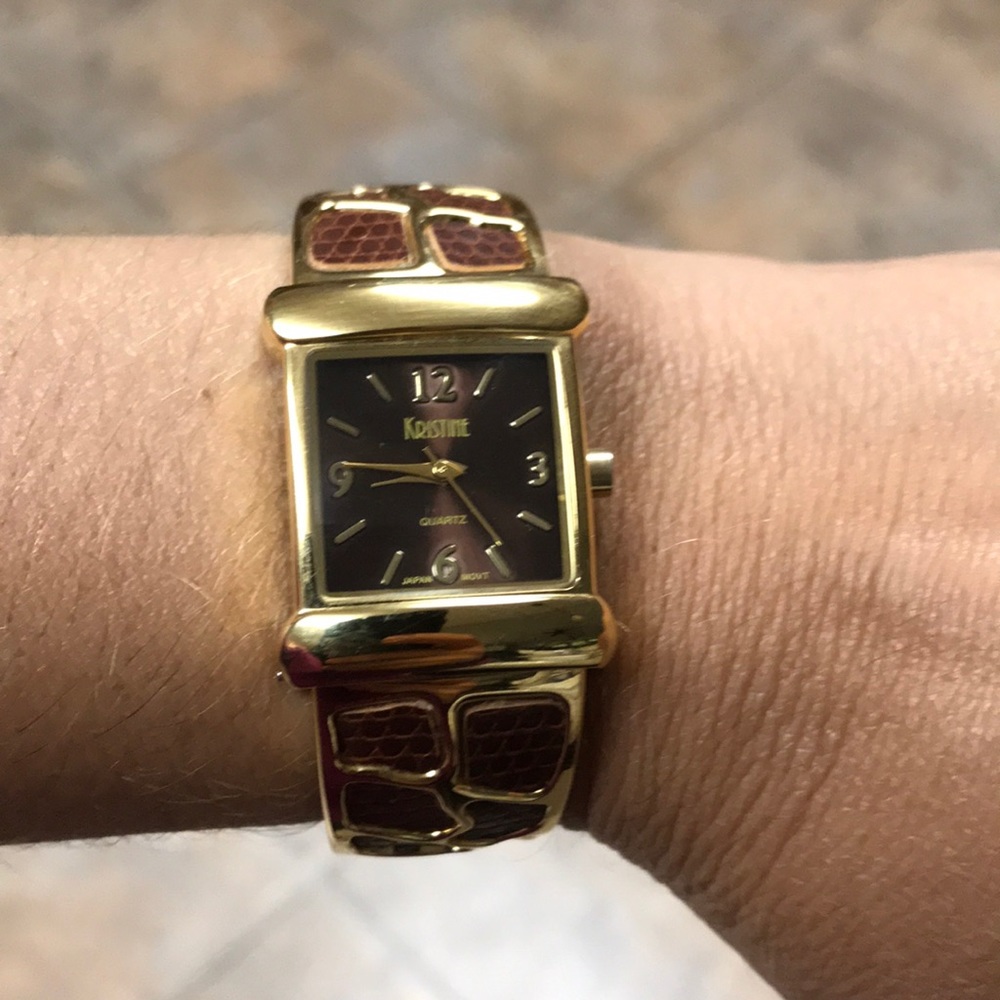Kristine giraffe design Bangle Watch